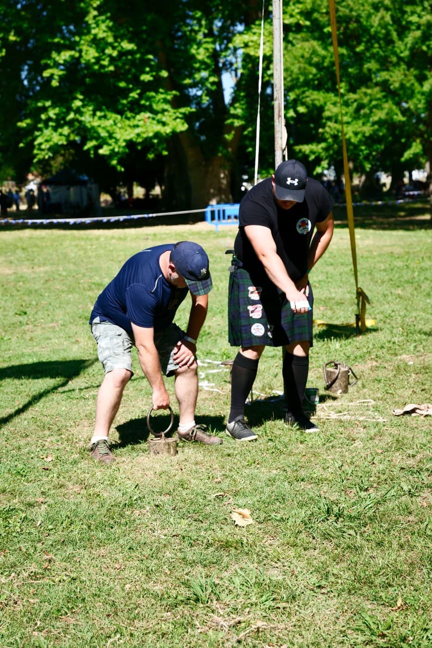 Initiation du public aux jeux écossais